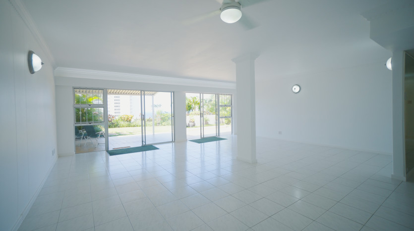 Beautiful Home in Walking Distance from Umhlanga Village and Beaches Property Images