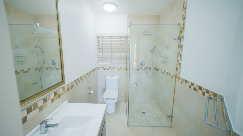 Beautiful Home in Walking Distance from Umhlanga Village and Beaches Property Images