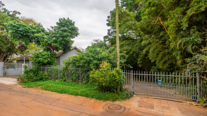 Tranquil Living in Durban North - Ideal for Family or Investment Property Images