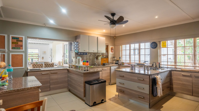Tranquil Living in Durban North - Ideal for Family or Investment Property Images