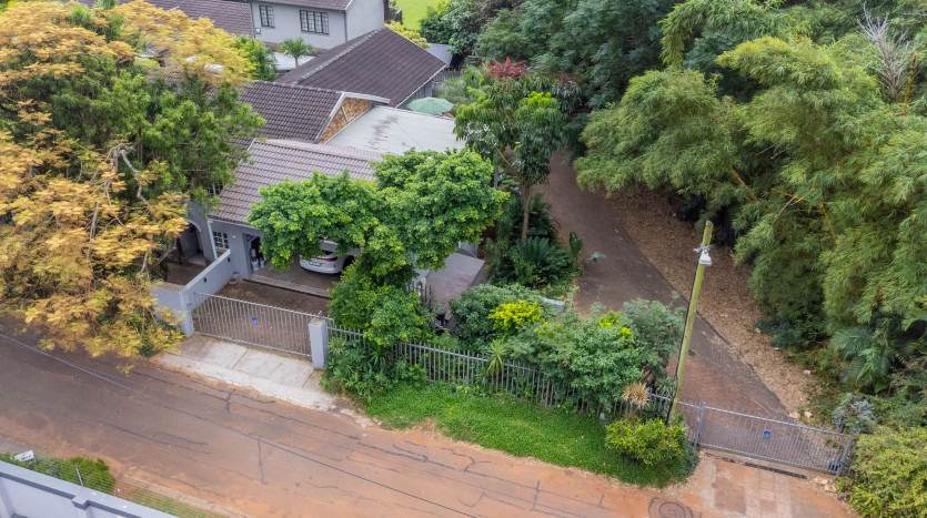 Tranquil Living in Durban North - Ideal for Family or Investment Property Images