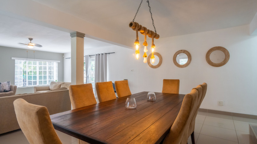 Tranquil Living in Durban North - Ideal for Family or Investment Property Images