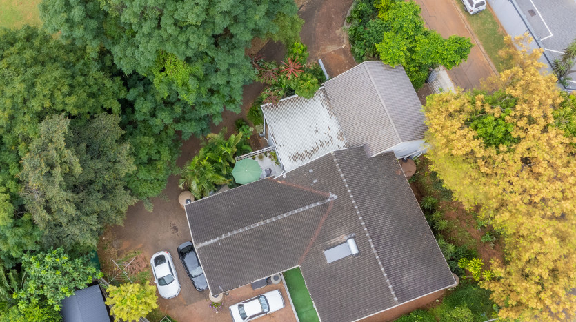 Tranquil Living in Durban North - Ideal for Family or Investment Property Images