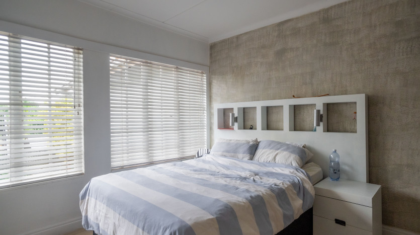 Tranquil Living in Durban North - Ideal for Family or Investment Property Images