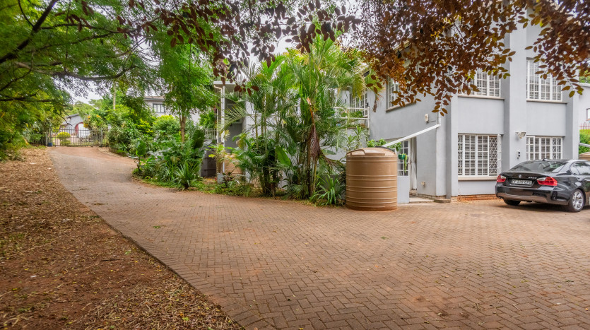 Tranquil Living in Durban North - Ideal for Family or Investment Property Images