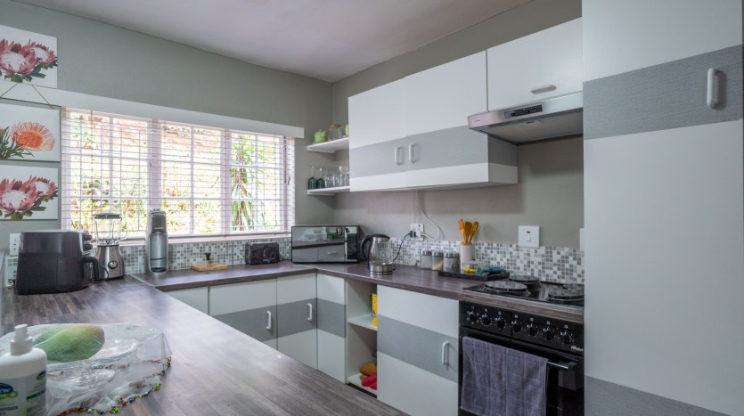 Tranquil Living in Durban North - Ideal for Family or Investment Property Images