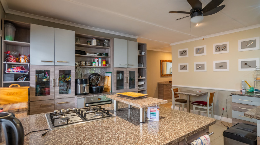Tranquil Living in Durban North - Ideal for Family or Investment Property Images