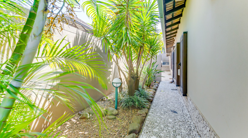 Designer 4 Bedroom Home in Central Umhlanga Property Images