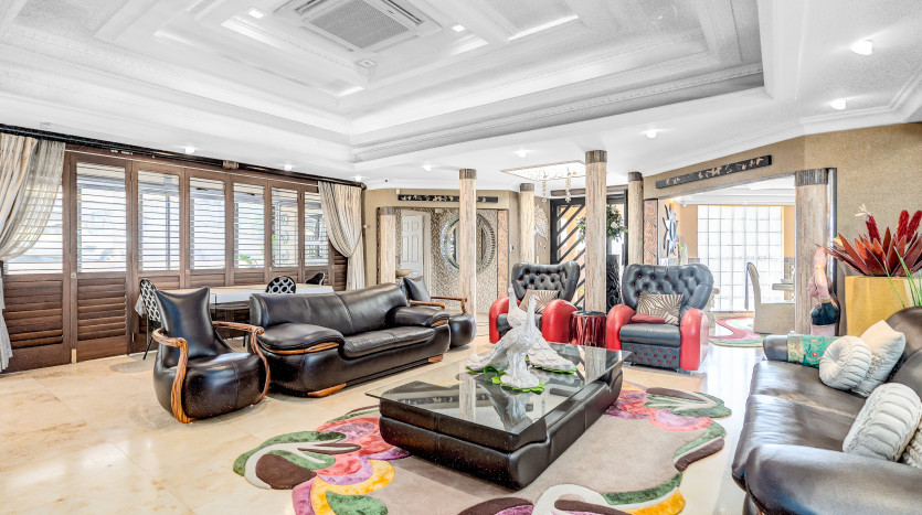 Designer 4 Bedroom Home in Central Umhlanga Property Images