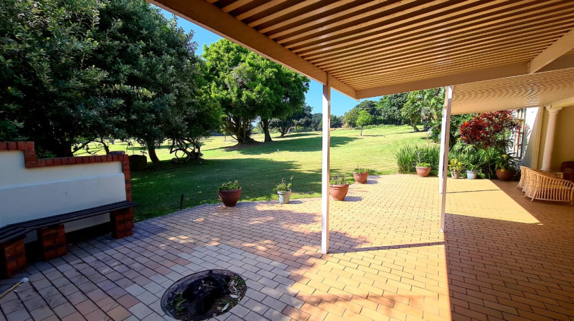 Relaxed Living in Selborne Golf Estate Property Images