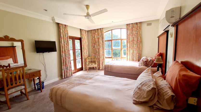 Relaxed Living in Selborne Golf Estate Property Images