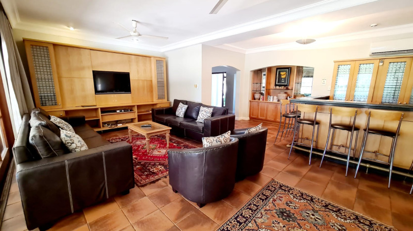 Relaxed Living in Selborne Golf Estate Property Images