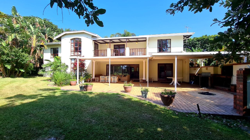 Relaxed Living in Selborne Golf Estate Property Lead Image