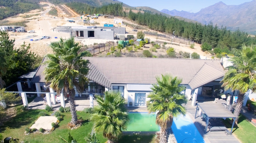 Hotel & Conference Centre with Exciting Development Opportunity Property Images