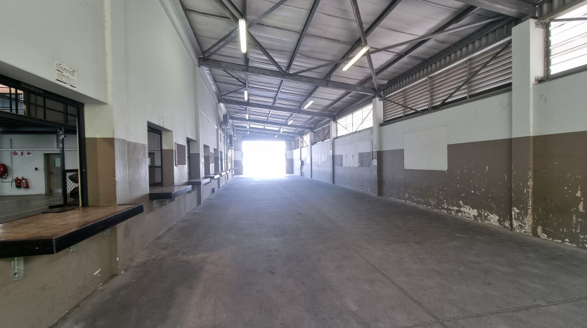 High-End Industrial Unit in Maxmead Property Images