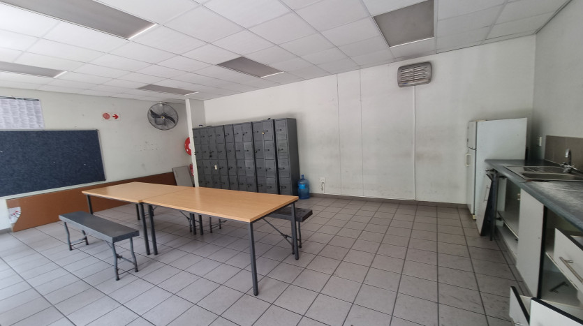 High-End Industrial Unit in Maxmead Property Images