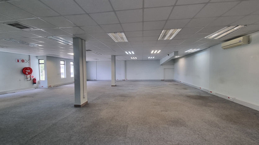High-End Industrial Unit in Maxmead Property Images