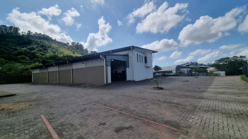 High-End Industrial Unit in Maxmead Property Images