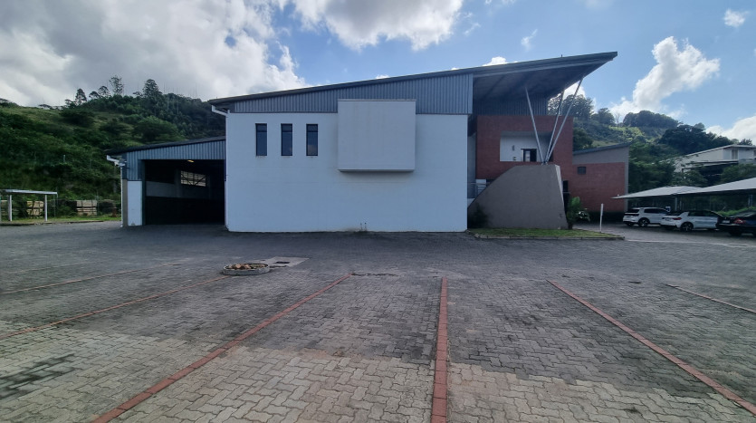 High-End Industrial Unit in Maxmead Property Images