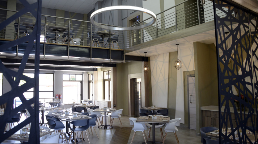 Modern 123 Rooms Convenience Hotel North West Province for Sale By Auction Property Images