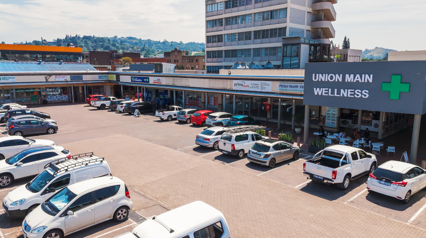 Prominent Shopping Centre in the Heart of the Pinetown CBD Property Images