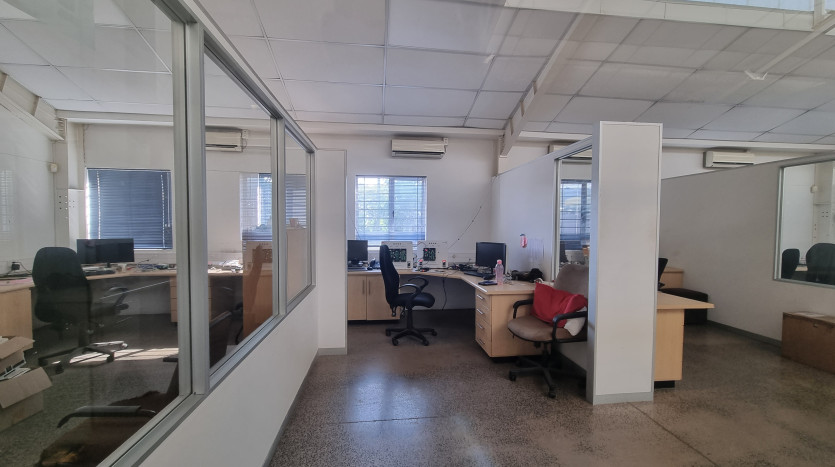 3 Light Industrial Units in Westmead Property Images
