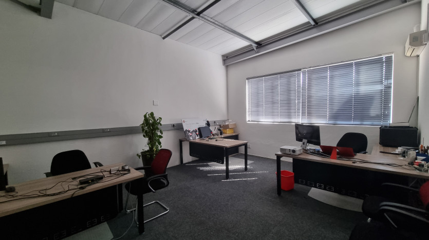 3 Light Industrial Units in Westmead Property Images
