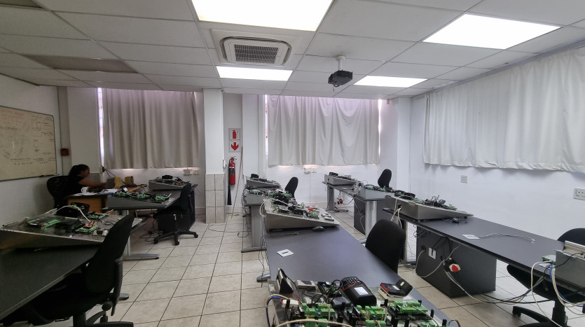 3 Light Industrial Units in Westmead Property Images