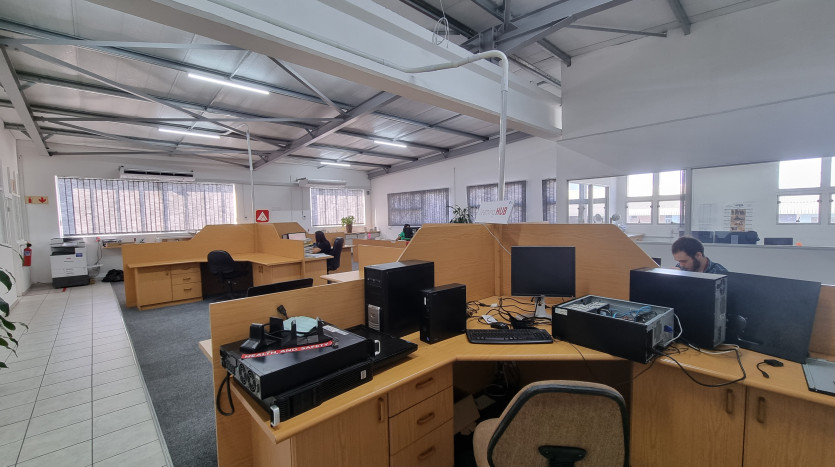 3 Light Industrial Units in Westmead Property Images