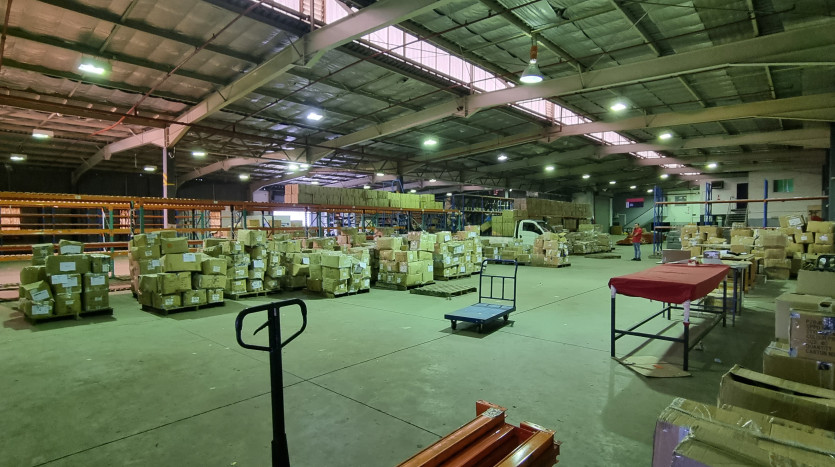 Warehouse In Thriving Springfield Park Property Images