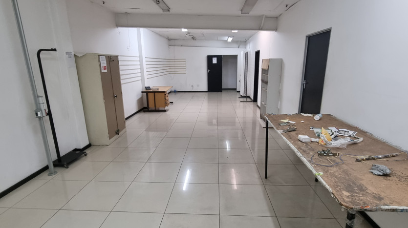 Warehouse In Thriving Springfield Park Property Images