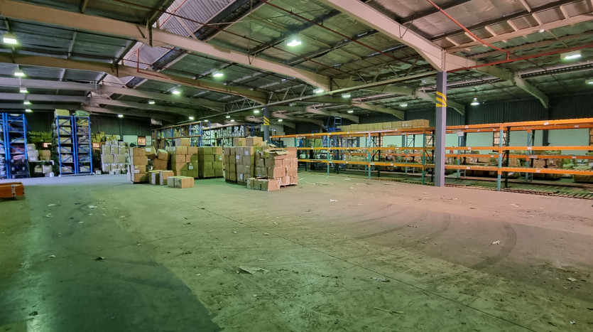 Warehouse In Thriving Springfield Park Property Images