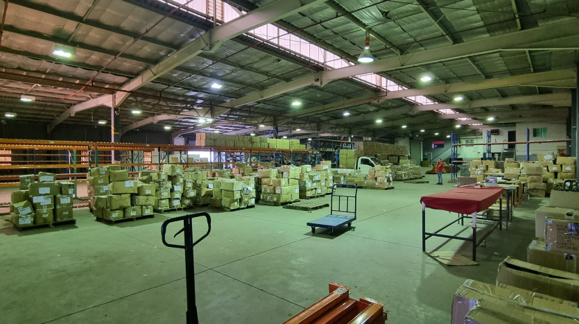 Warehouse In Thriving Springfield Park Property Images