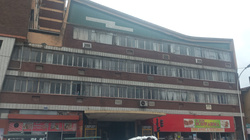 Two Bedroom Apartment in Durban Central On Auction Property Images