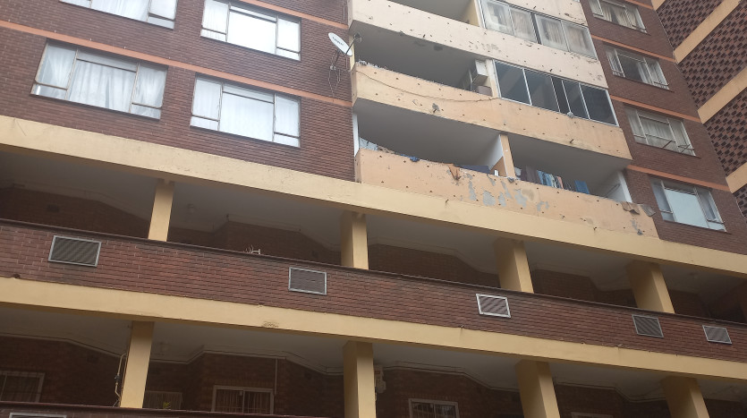 Two Bedroom Apartment in Durban Central On Auction Property Images