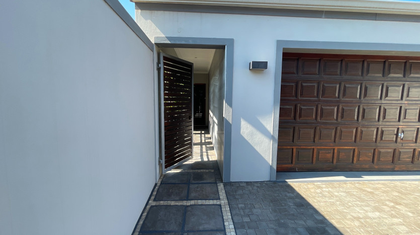 3 Bedroom Beachfront Home Durban Bluff Property Images