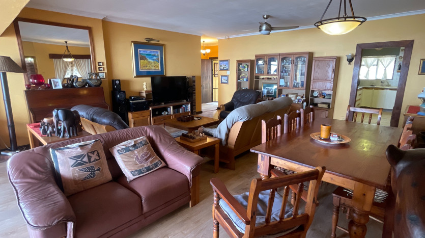 DECEASED ESTATE: Coastal Home with Panoramic Indian Ocean Views Property Images