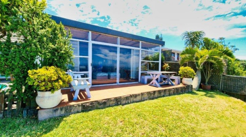 Indian Ocean 3-Bedroom Beachfront Home! Property Images