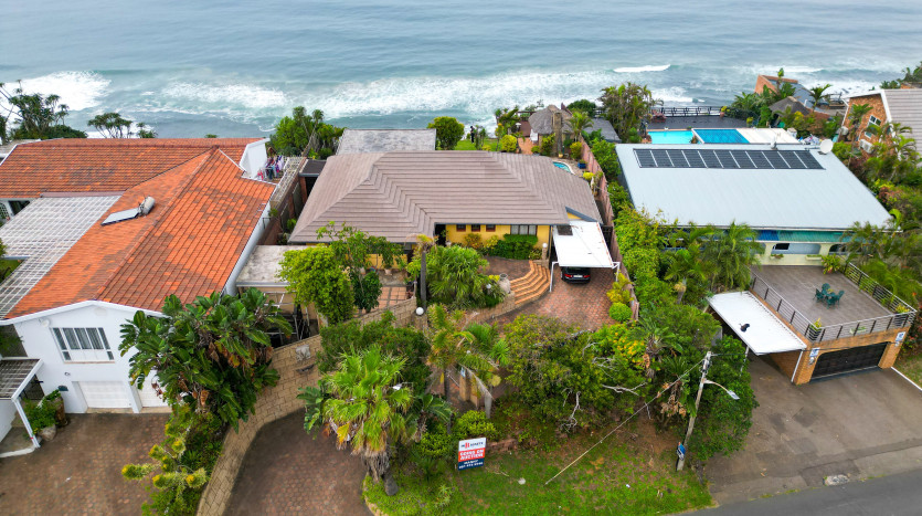Indian Ocean 3-Bedroom Beachfront Home! Property Images