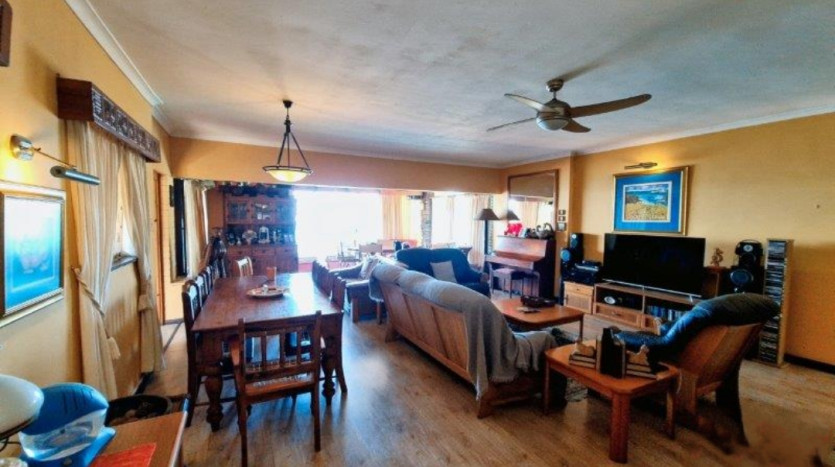 Indian Ocean 3-Bedroom Beachfront Home! Property Images