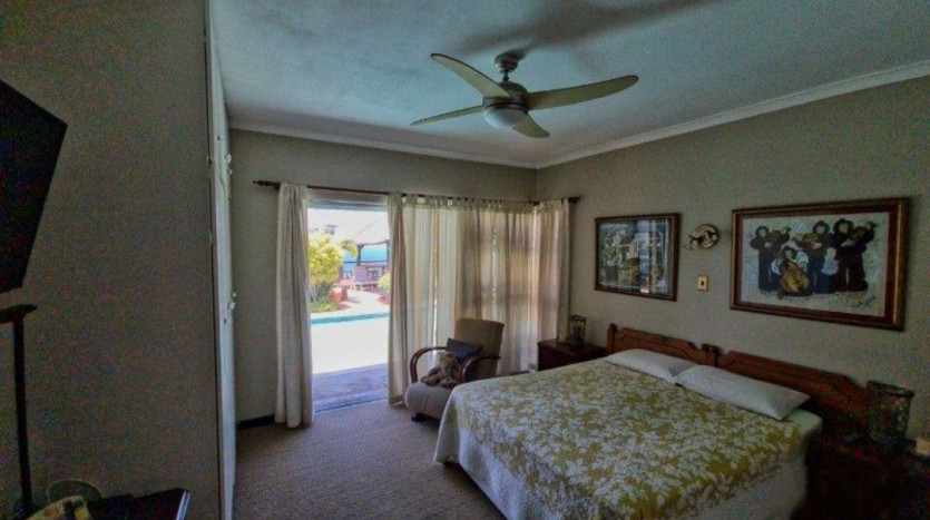 Indian Ocean 3-Bedroom Beachfront Home! Property Images