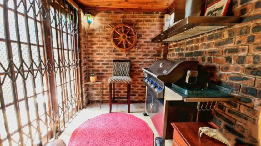 Indian Ocean 3-Bedroom Beachfront Home! Property Images