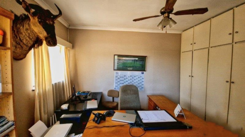 Indian Ocean 3-Bedroom Beachfront Home! Property Images