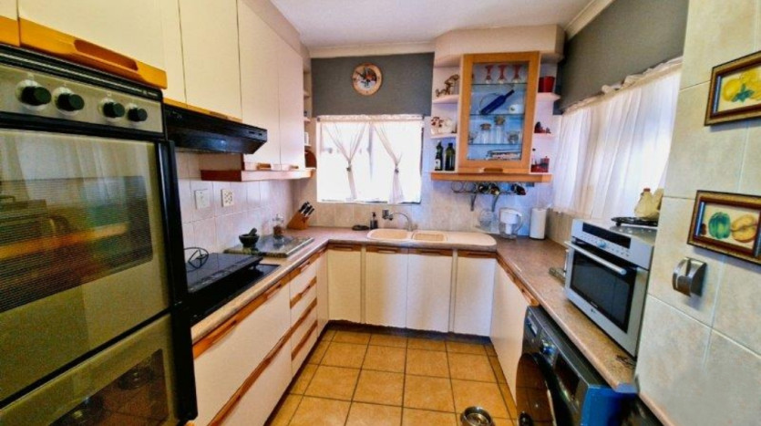 Indian Ocean 3-Bedroom Beachfront Home! Property Images