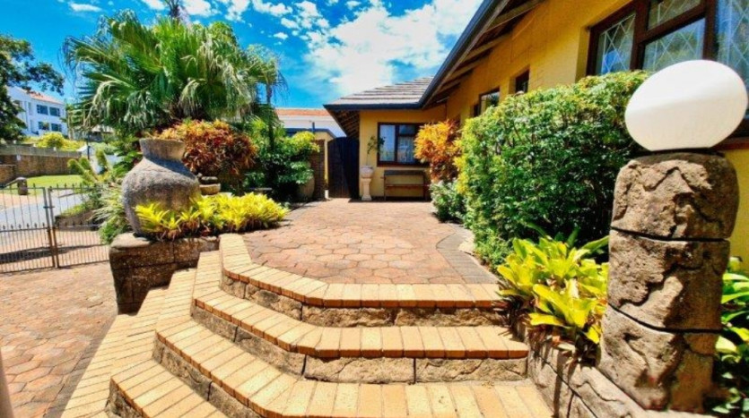 Indian Ocean 3-Bedroom Beachfront Home! Property Images