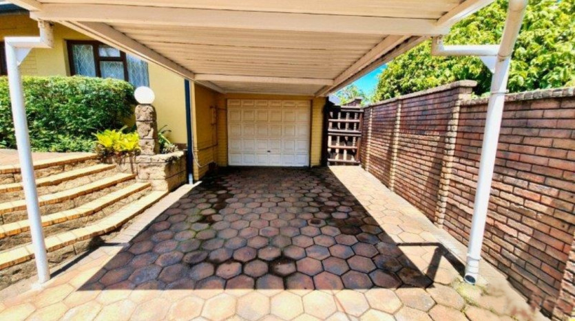 Indian Ocean 3-Bedroom Beachfront Home! Property Images