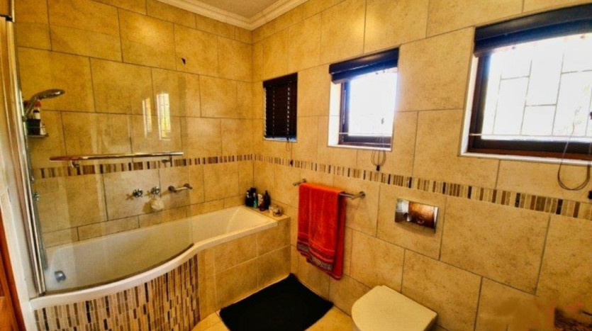 Indian Ocean 3-Bedroom Beachfront Home! Property Images