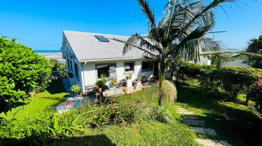 Premier 6-Bedroom Indian Ocean Home on Tugela Mouth, KZN Property Images