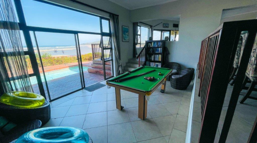 Premier 6-Bedroom Indian Ocean Home on Tugela Mouth, KZN Property Images