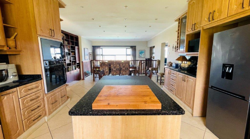 Premier 6-Bedroom Indian Ocean Home on Tugela Mouth, KZN Property Images